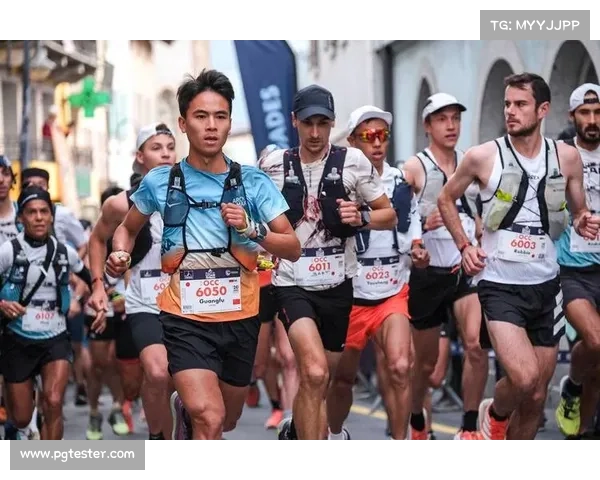 环勃朗峰越野赛累计爬升万米 被誉全球最艰难赛道之一