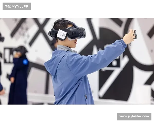 新疆阿勒泰VR滑雪体验，青少年沉浸式模拟速降